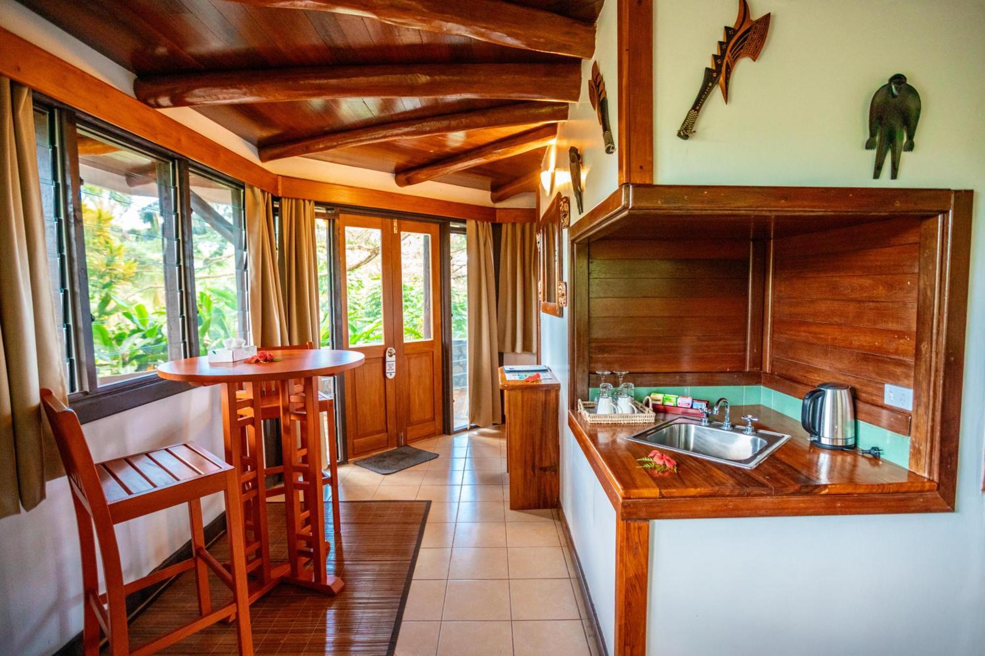 Koro Sun Resort & Rainforest Spa Савусаву Екстериор снимка