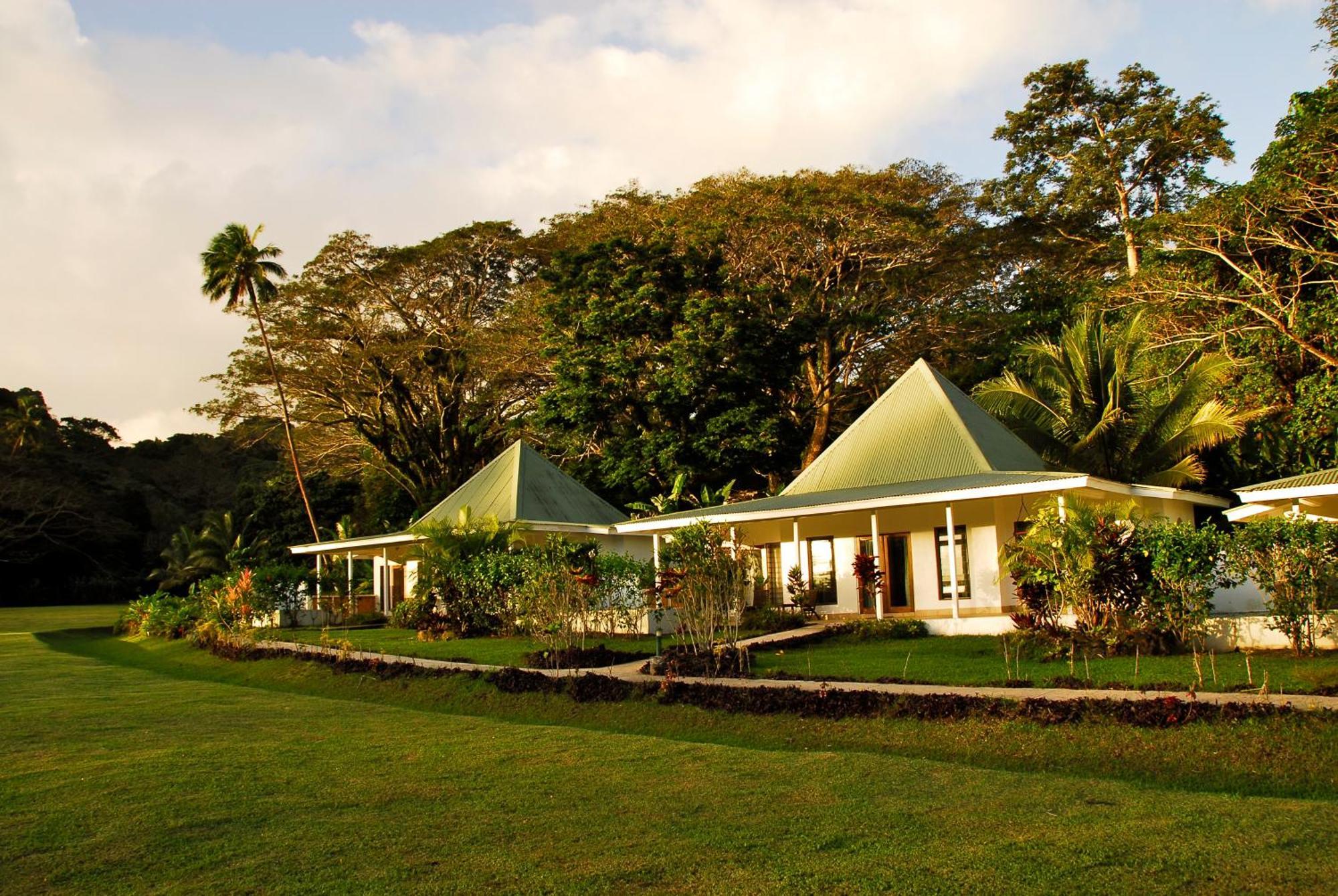 Koro Sun Resort & Rainforest Spa Савусаву Екстериор снимка