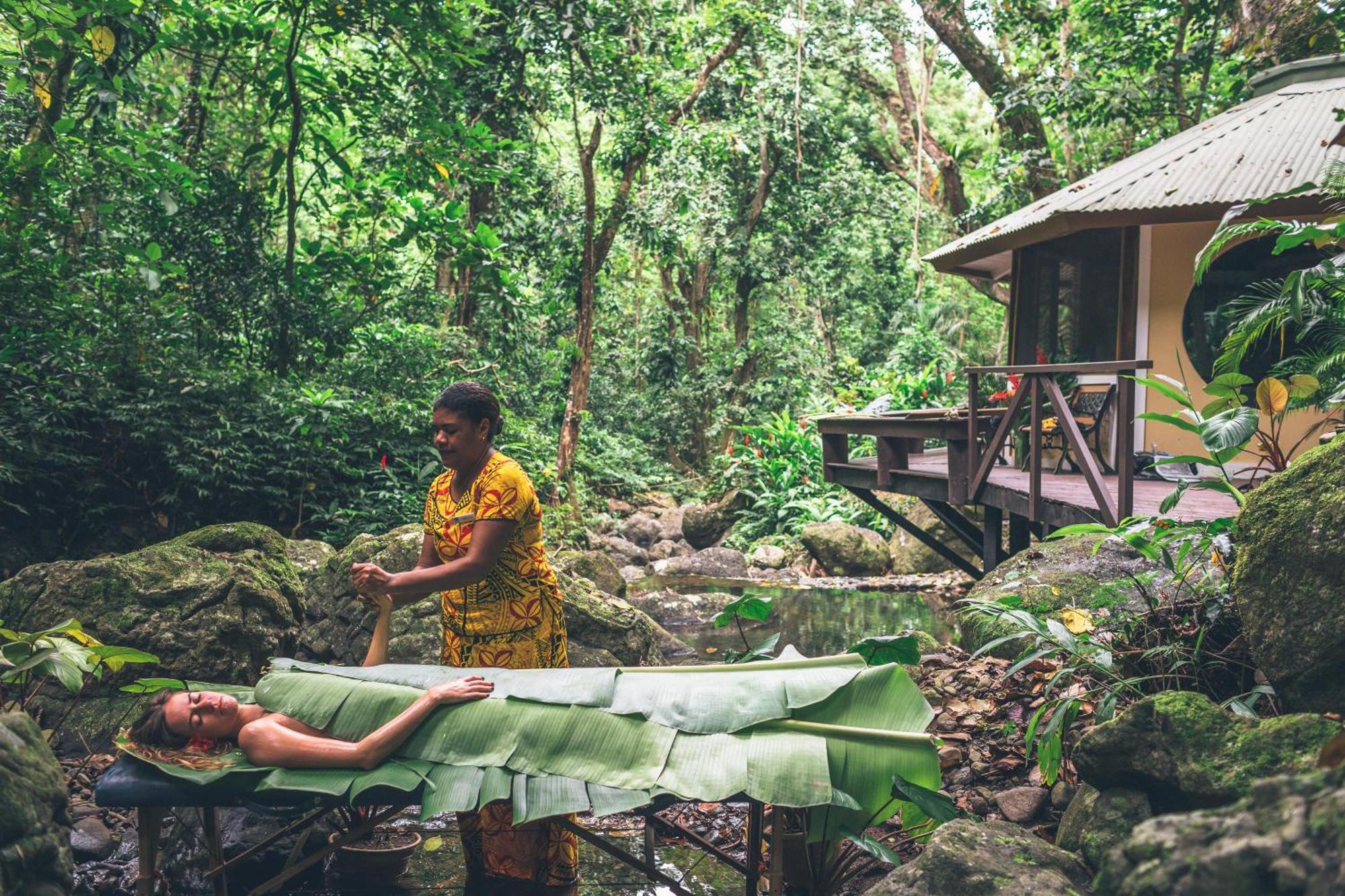 Koro Sun Resort & Rainforest Spa Савусаву Екстериор снимка